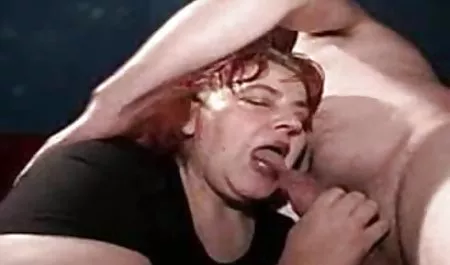 MILF داغ می داند که چگونه می تواند جاروها را اداره کند و به لینک کانال تلگرام sex آن slurp خوبی بدهد